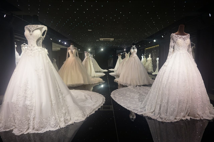 激光雕刻切割機在婚紗禮服制造的應用